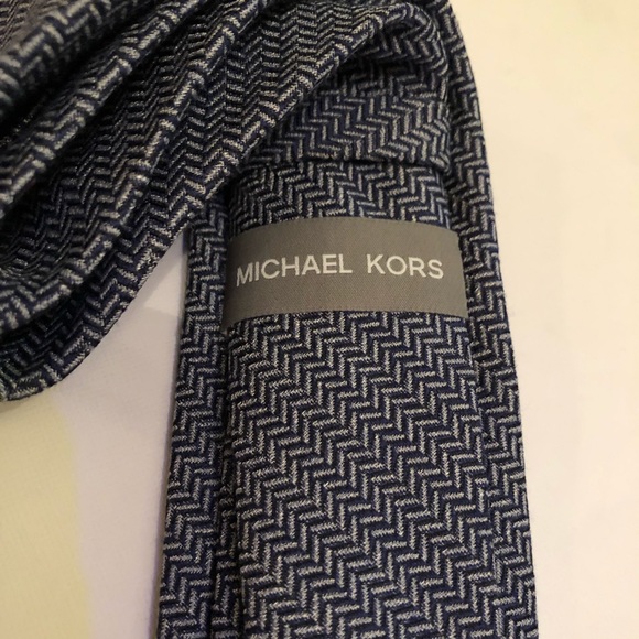 Michael Kors wool knit fashion black & blue tie new - Picture 3 of 4